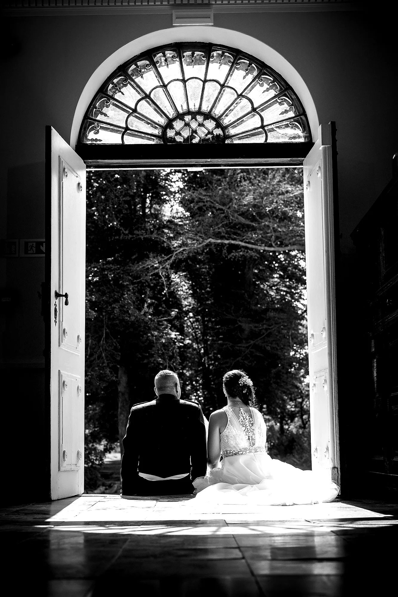 Silhouet koppel kapeldeur