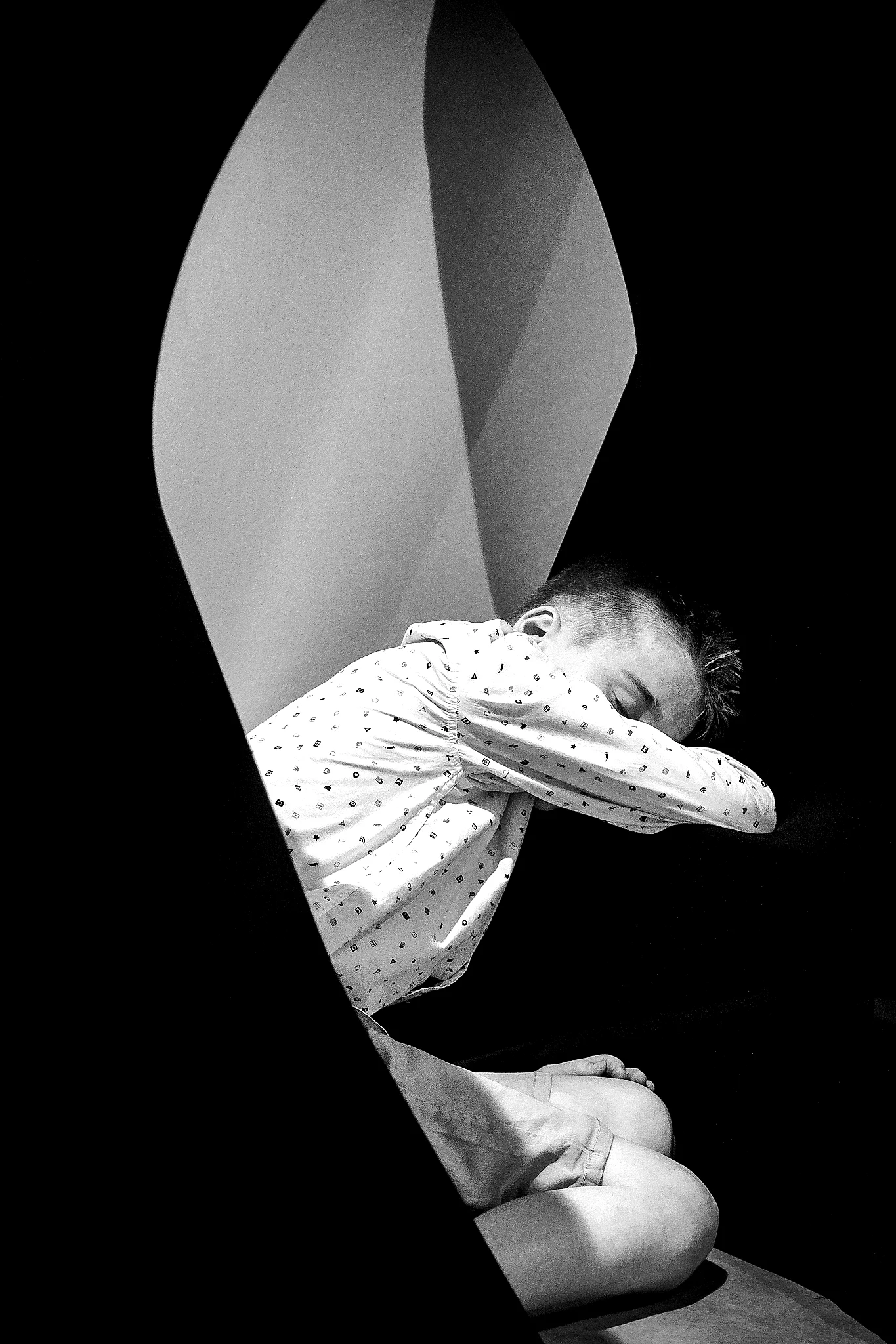 Kind in dramatisch licht